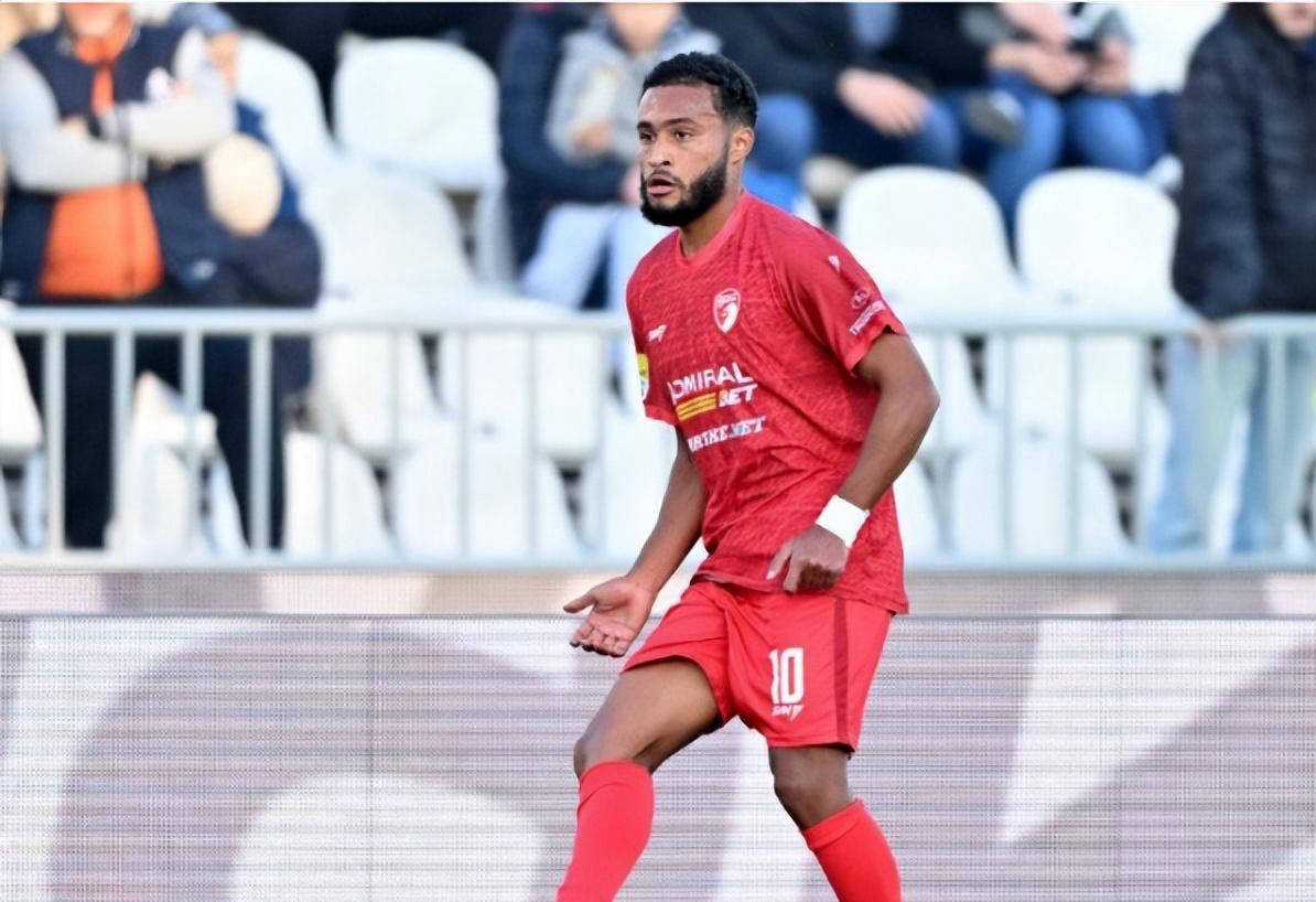 关于武汉三镇发布备战花絮，集结日内部沟通，欧超杯任务艰巨，赛程密集仍需轮换的信息-华体官方下载app